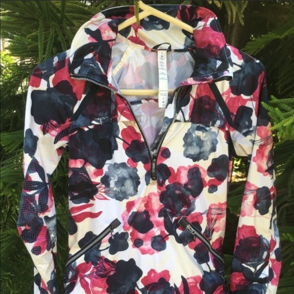 Lululemon miss misty floral hooded rain jacket - Picture 2 of 4